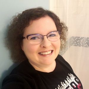 Meet your Posher, Courtney